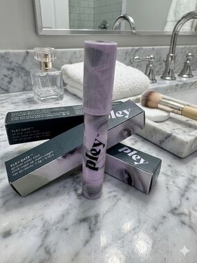 🔥Pley All-Over face highlight Color Stick — in Sunshine State